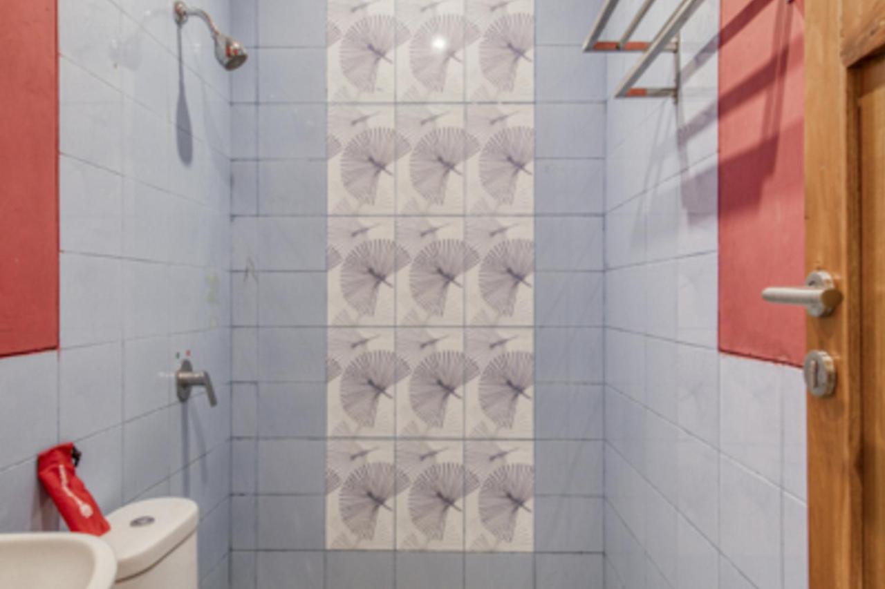 Reddoorz Plus @ Flory Hotel Yogyakarta Exterior photo