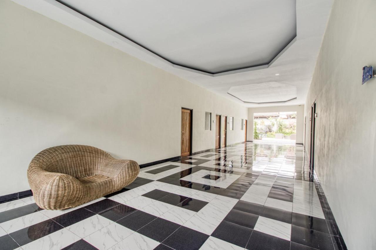 Reddoorz Plus @ Flory Hotel Yogyakarta Exterior photo