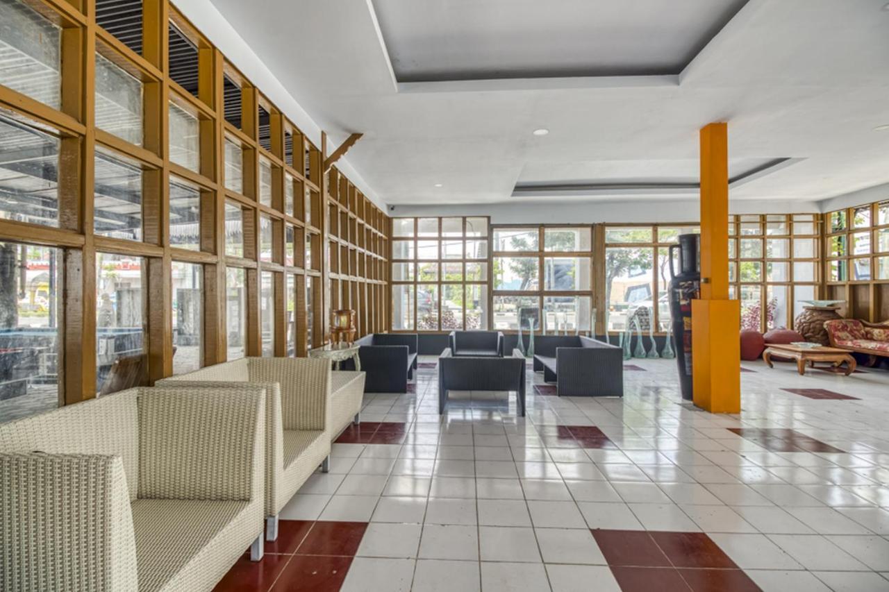 Reddoorz Plus @ Flory Hotel Yogyakarta Exterior photo